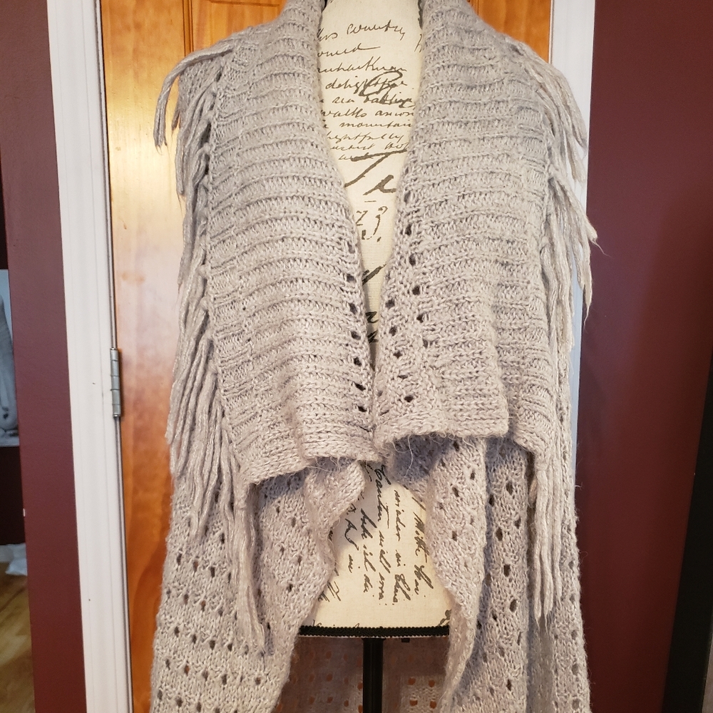 Knox Rose Sleeveless Shawl Cardigan
